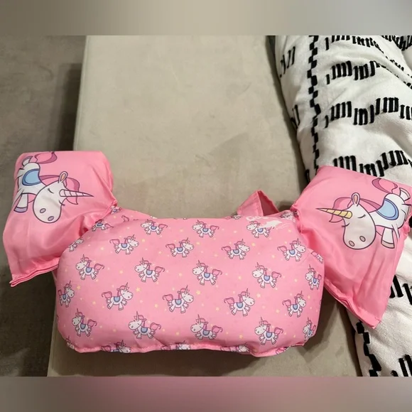 Pink Inflatable Life Vest - Picture 3 of 3